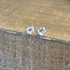 Unisex silver diamond stud earrings